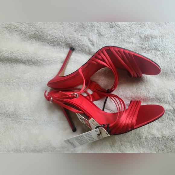 Zara Heeled Strappy Sandals Red Size 9 NWT. NO LOW BALLING!!! - Picture 6 of 7